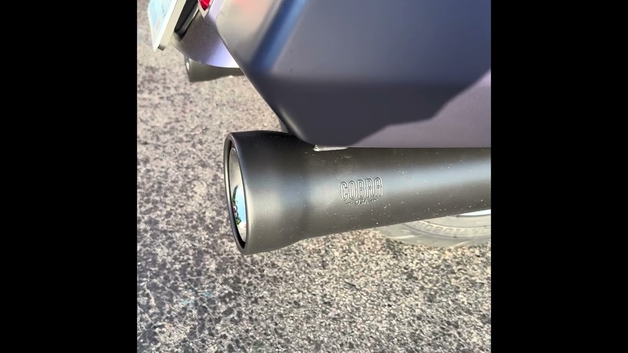 Stock vs Cobra Neighbor Hater Slip on for 2025 Road Glide