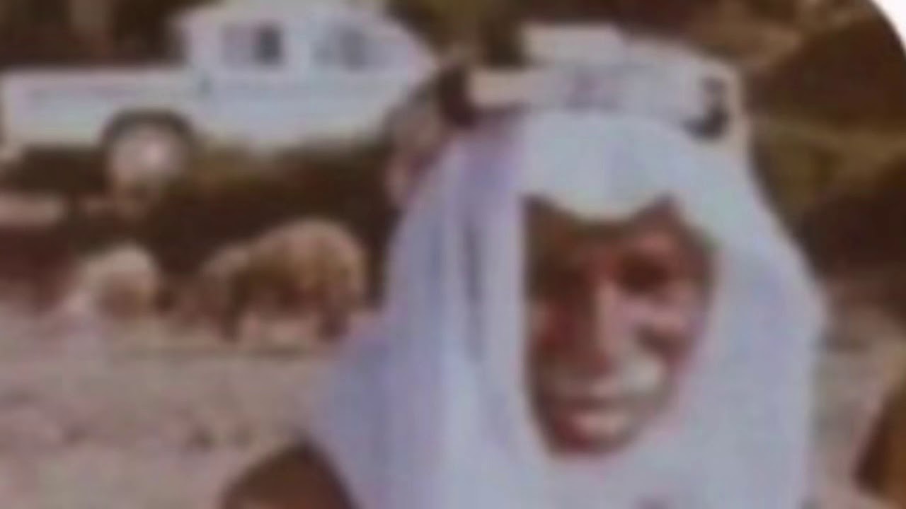 (تسجيل قديم)من قصائد علي جماح رحمه الله يرويها الشاعر علي بن خماش رحمه الله .
