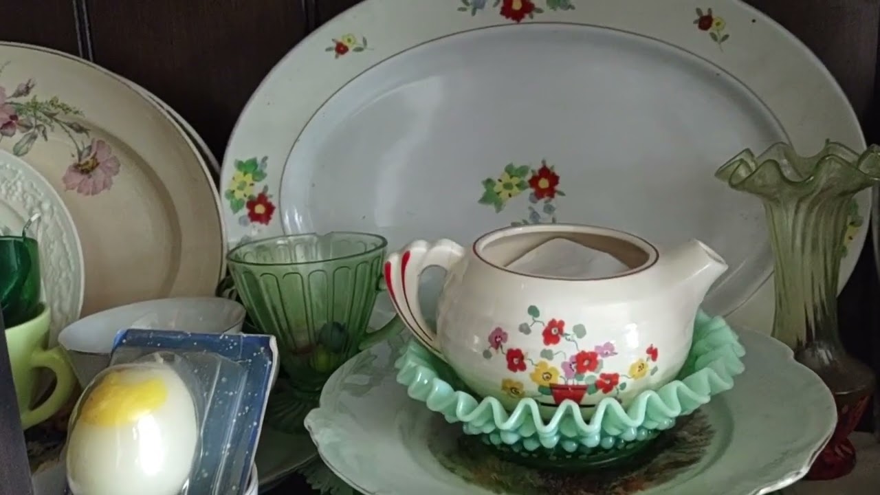 Vintage Thrift Haul - Spring Flowers - Vintage Vignettes
