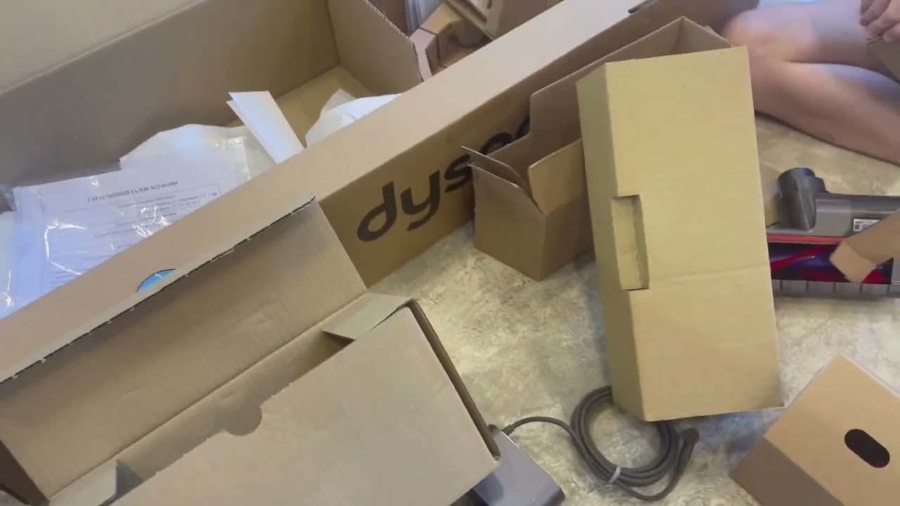 Пылесос Dyson cyclone v10 absolute. Обзор, распаковка и сравнение с пылесосом Dyson V7 parquet extra