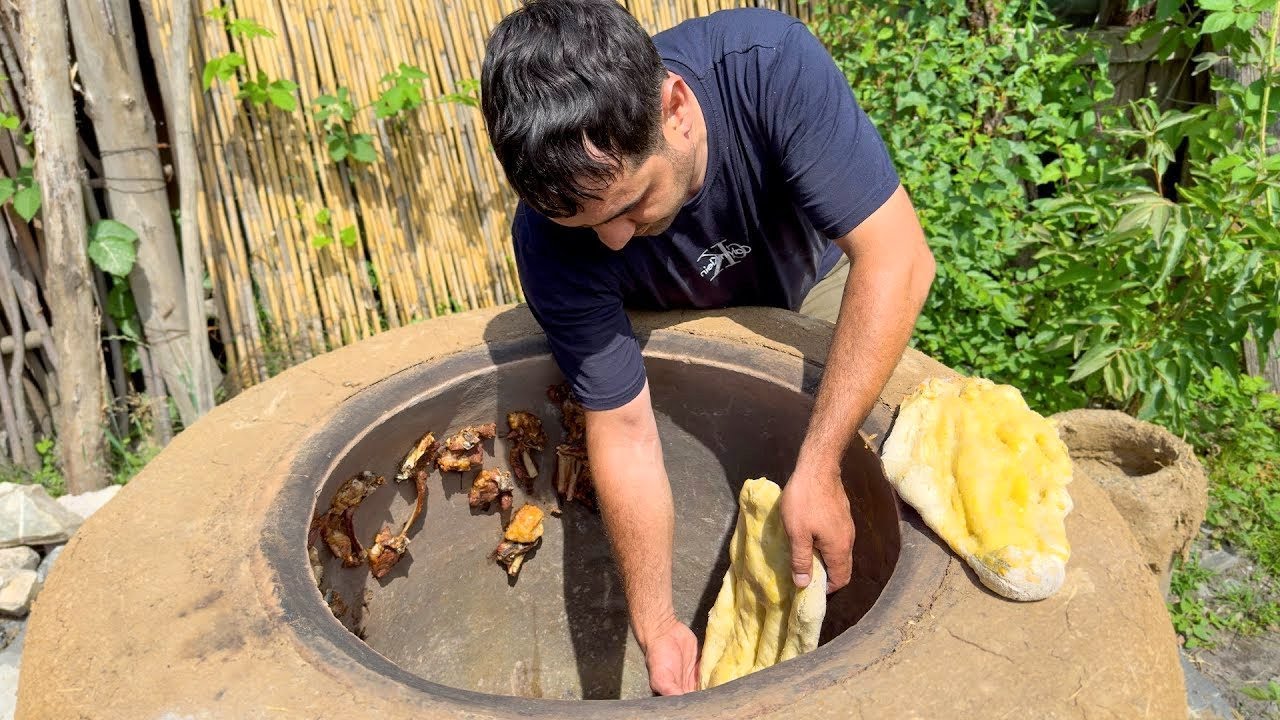 TANDOOR BREAD | COOKING CHICKEN THIGHS IN TANDOOR | COOKING IN RURAL VILLAGE | HARVESTING BEANS