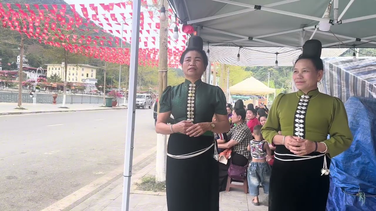 Lò nính thị kim hát và mũa rất hay mời quý vị đón xem và đăng ký ủng hộ 