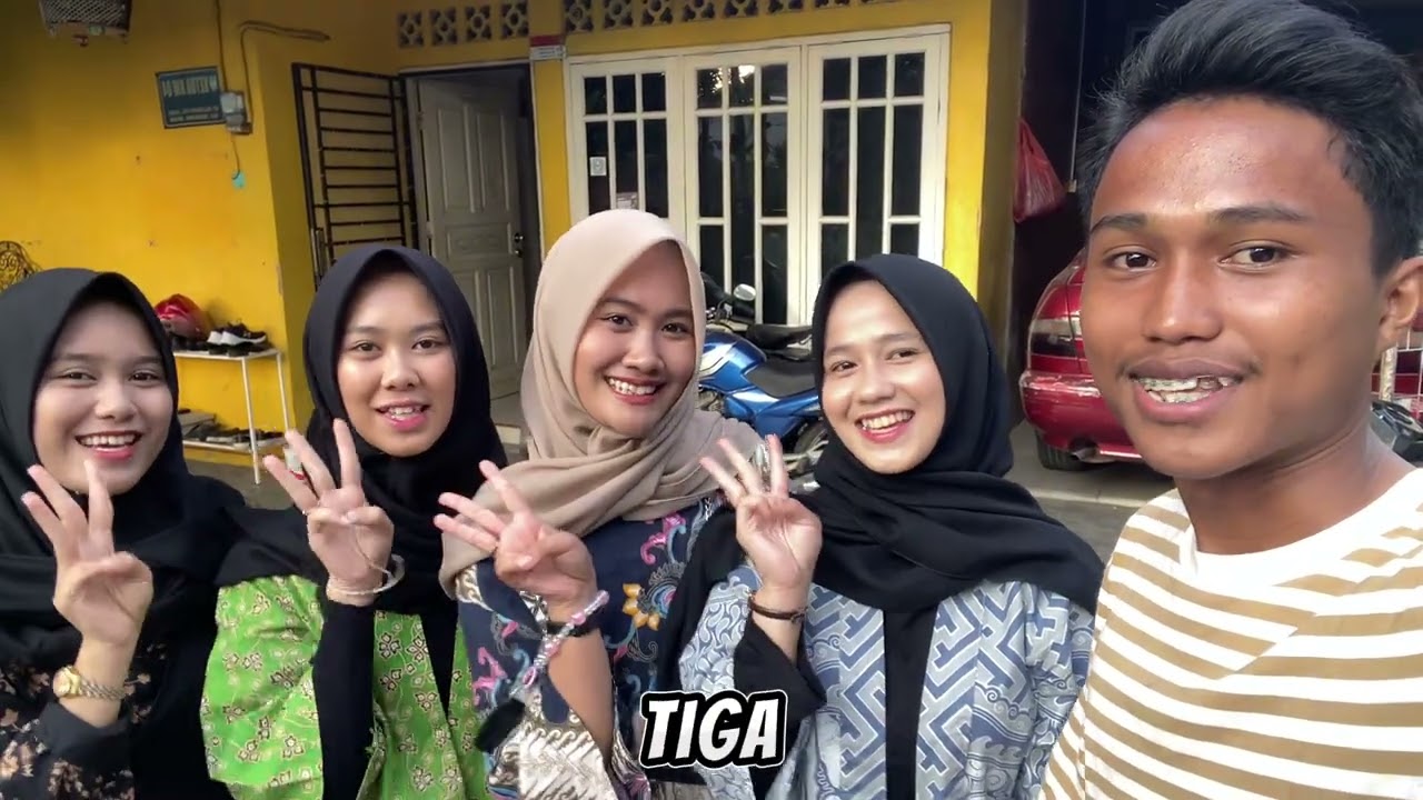 KAJIAN ILMU ANTROPOLOGI DALAM TRADISI PIJAK TELUR/WIJI DADI ~KELOMPOK 3~