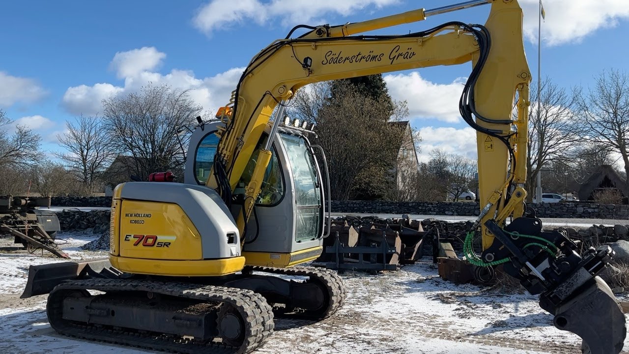 Köp Grävmaskin Kobelco E70sr-1es med tiltrotator & skopor på Klaravik
