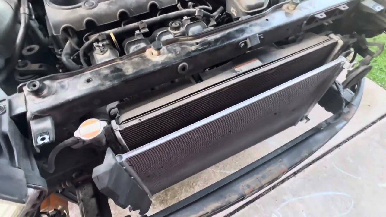 Замена радиатора Hyundai Tucson 2012 года