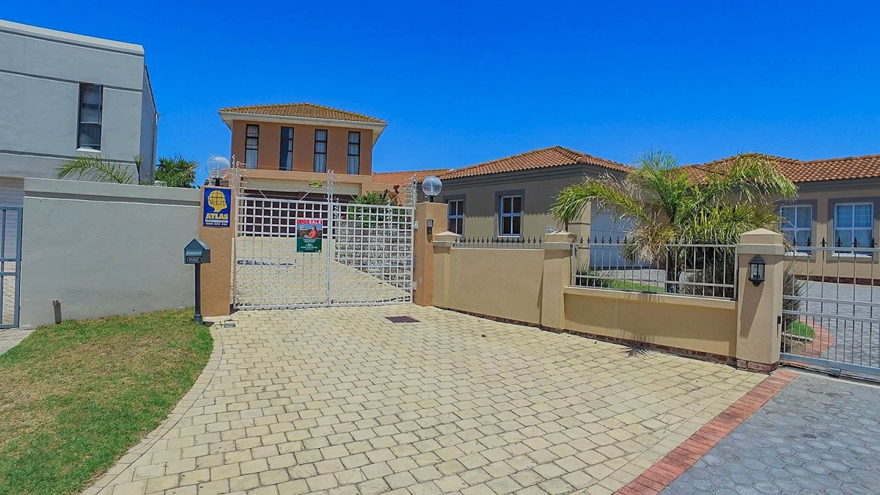 5 Bedroom House for sale in Eastern Cape | Port Elizabeth | Summerstrand |