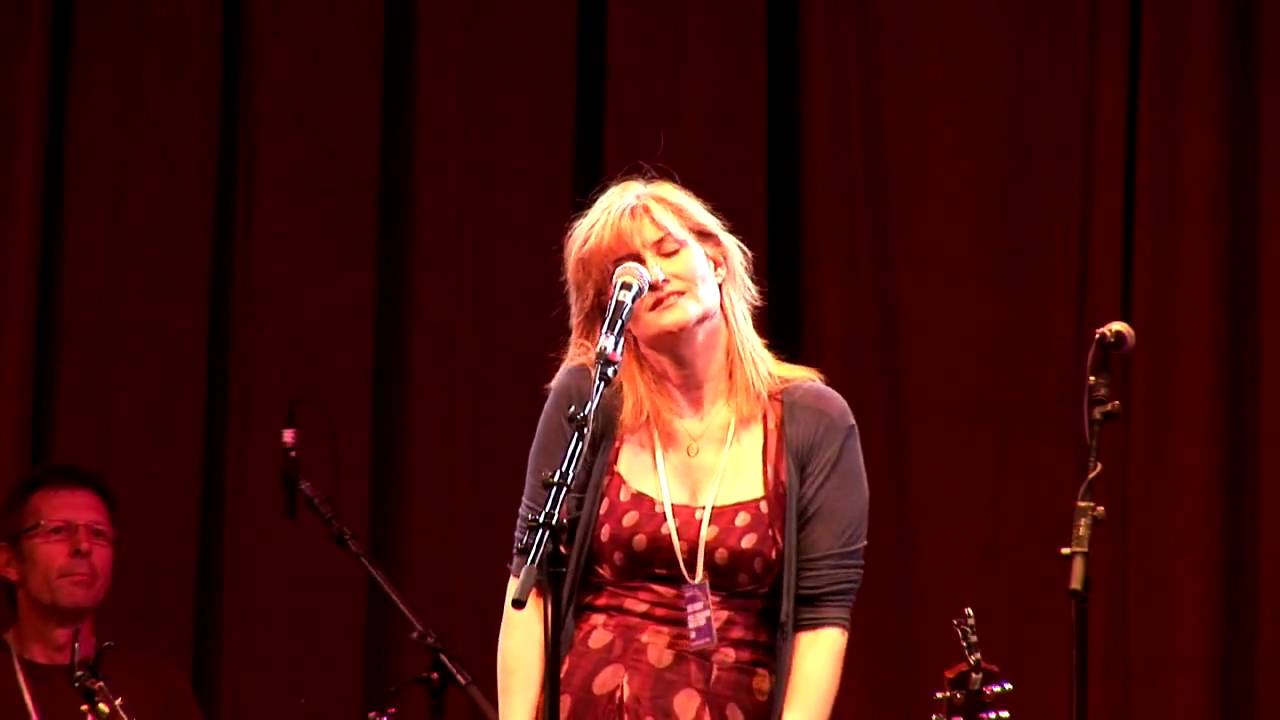 Eddi Reader  - Its Magic - East Lothian Homecoming   Skateraw Concert