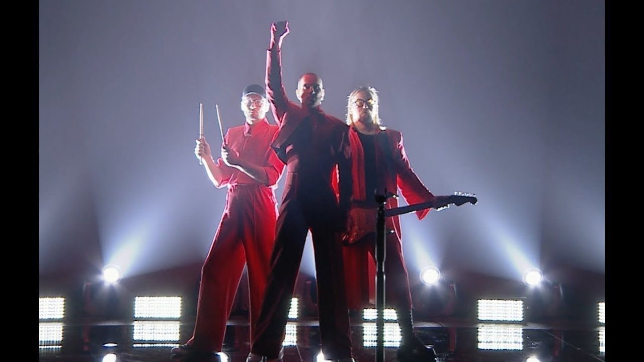 THE ROOP - On Fire / Discoteque (Live at M.A.M.A. Music Awards 2021)