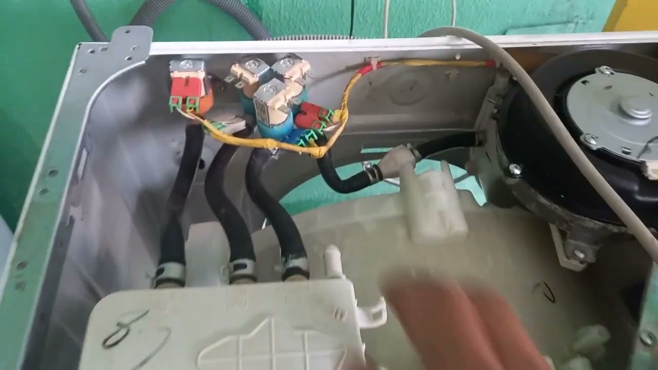 lava e seca Samsung com barulho estranho na lavagem como  resolver??