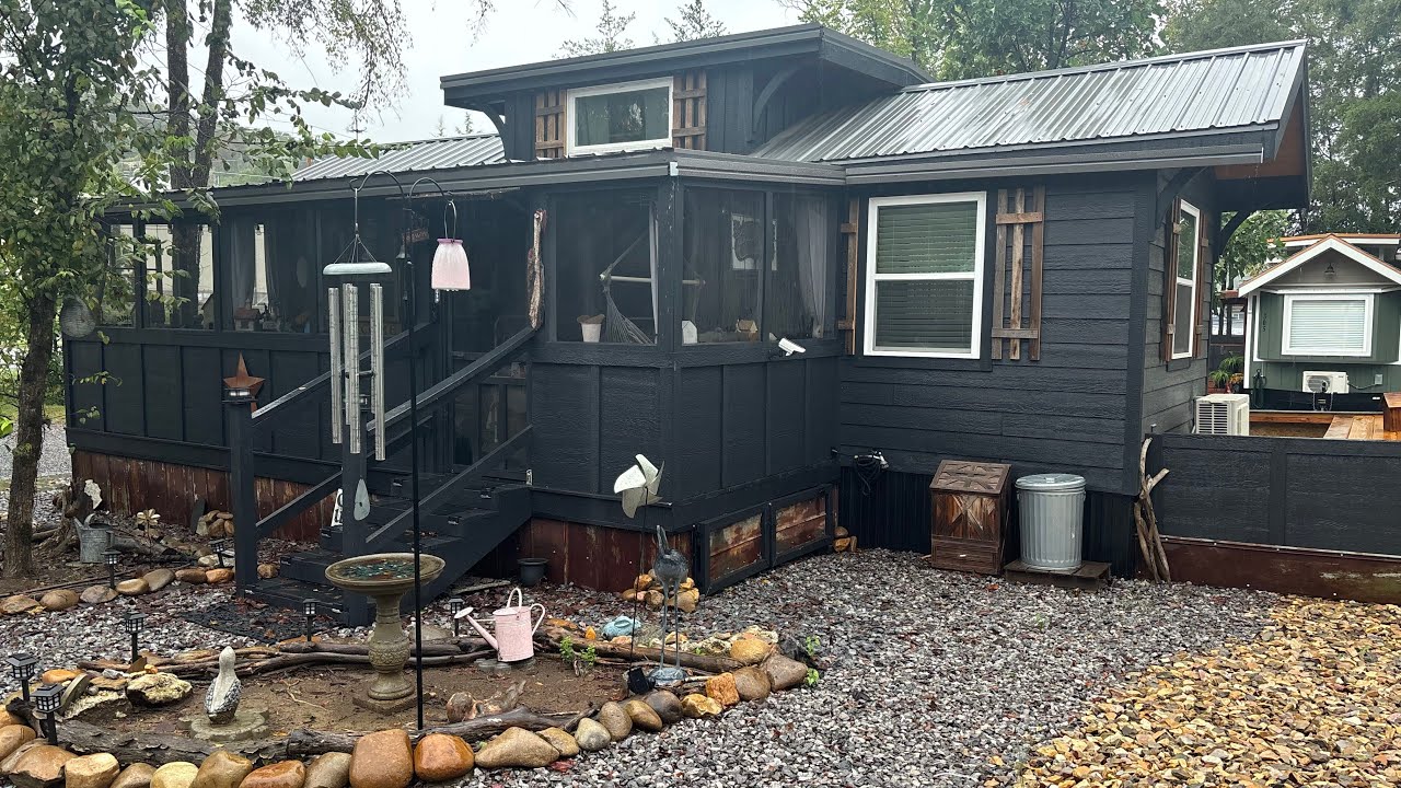 Step Back in Time with our Amish Built Tiny home “The Charleston” with a Toilet Upstairs?! 🚽😲🏘️