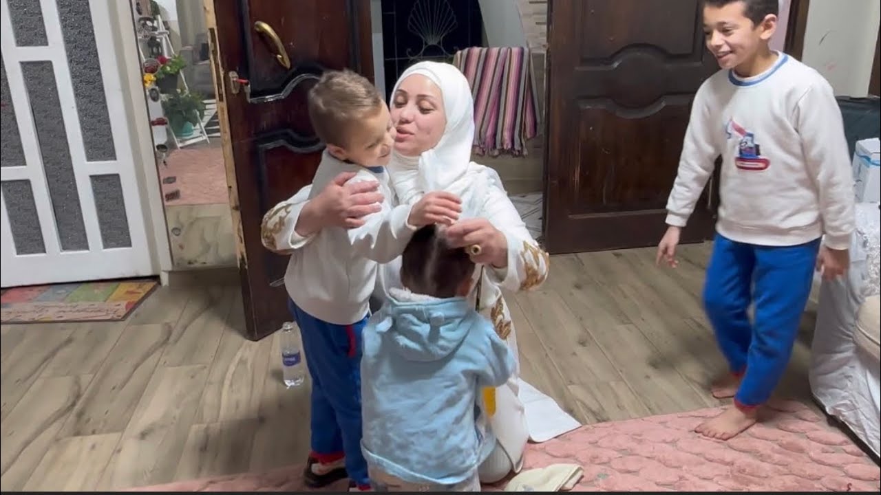 لحظه استقبال ولادي وامي واخواتي 🫂بعد لما رجعت من العمره 😇