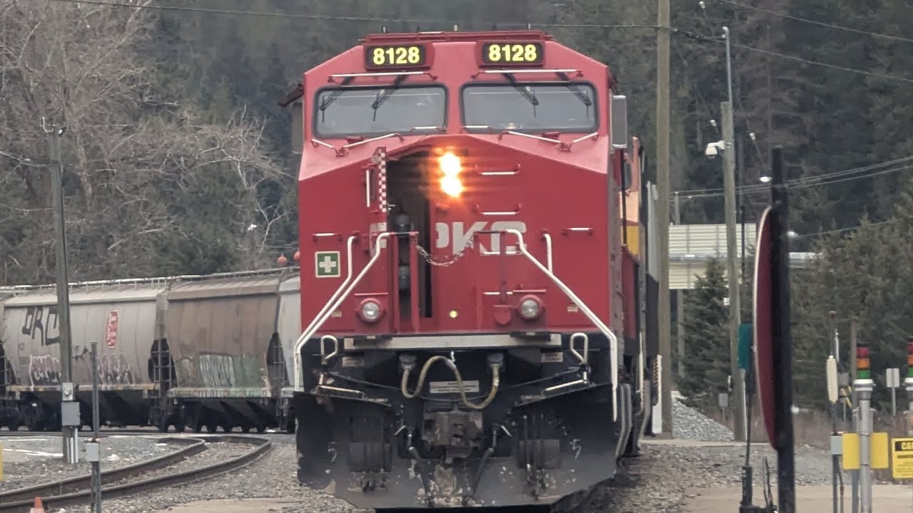 Trains from EastPort Idaho to Otis Orchards Washington