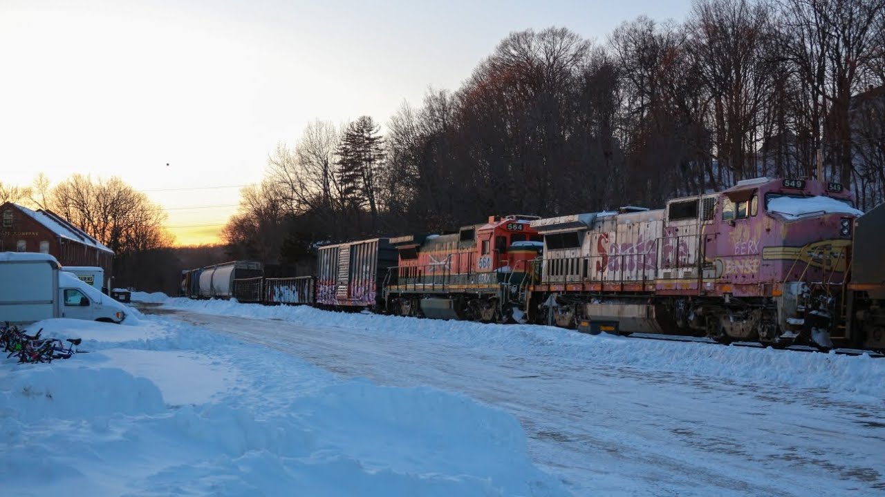 CSX M426 passing MP101 in west Springfield with some awesome power Ex Santa Fe and Ex BNSF C40's!!!!