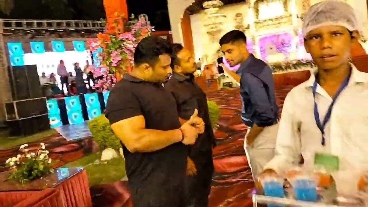 बाउंसरकानपुरसेवासक्रियड्यूटीसुरक्षादीवारऊपरसेवा 7887236694परकॉलकरें👈#upsc #business #youtubeshorts