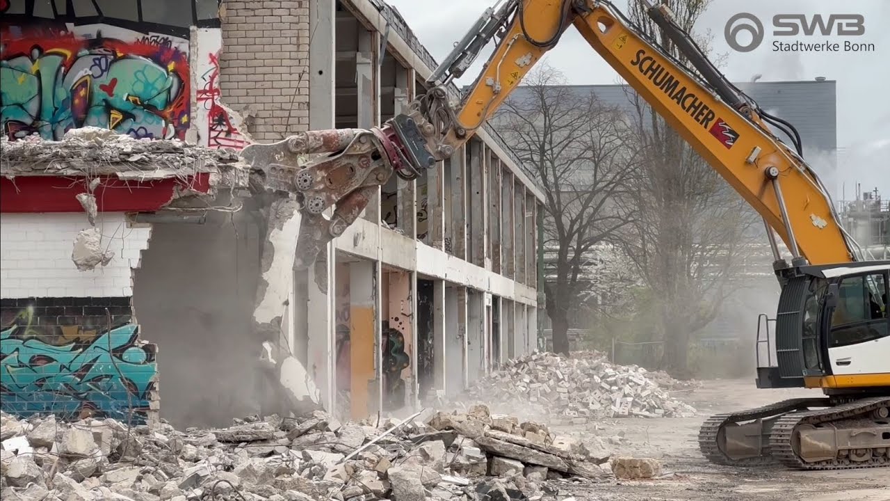 Abrissarbeiten auf dem Gelände des Alten Schlachthofs in Bonn