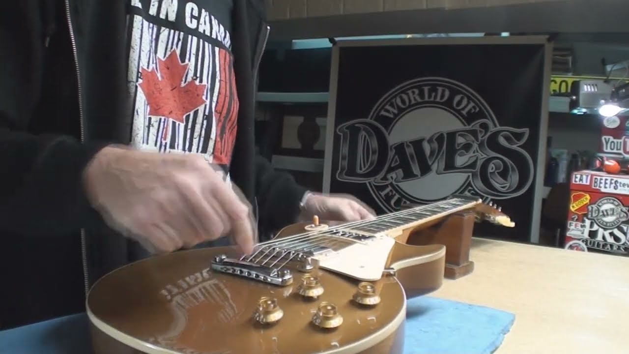 У гитары Gibson Les Paul НЕТ заземления.