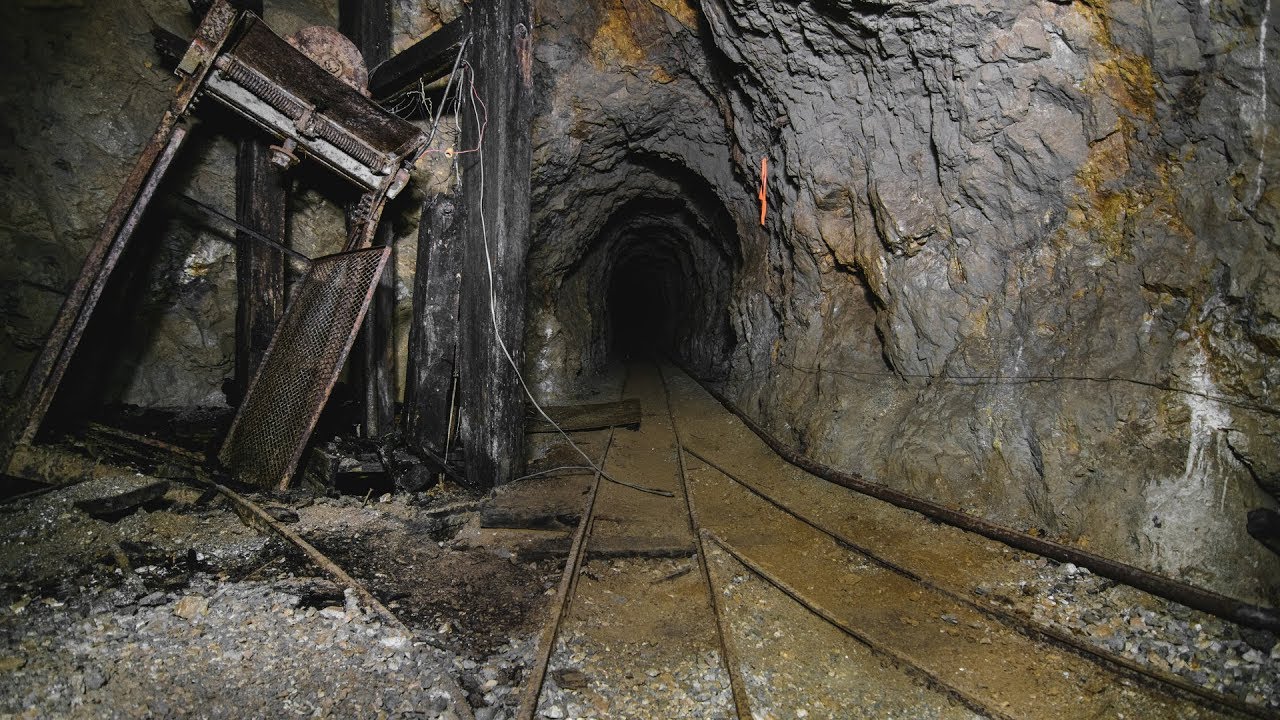 Exploring the Abandoned Empire Mine (Part 1)