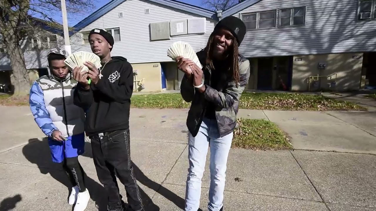 CLEVELAND OHIO RAPPER - BeenAhThreat ft SoloMafia - 1 of them 1s (officially video)