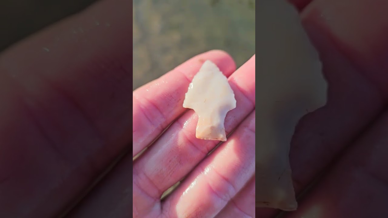 Hunting Missouri Ozarks Riverbank Arrowheads