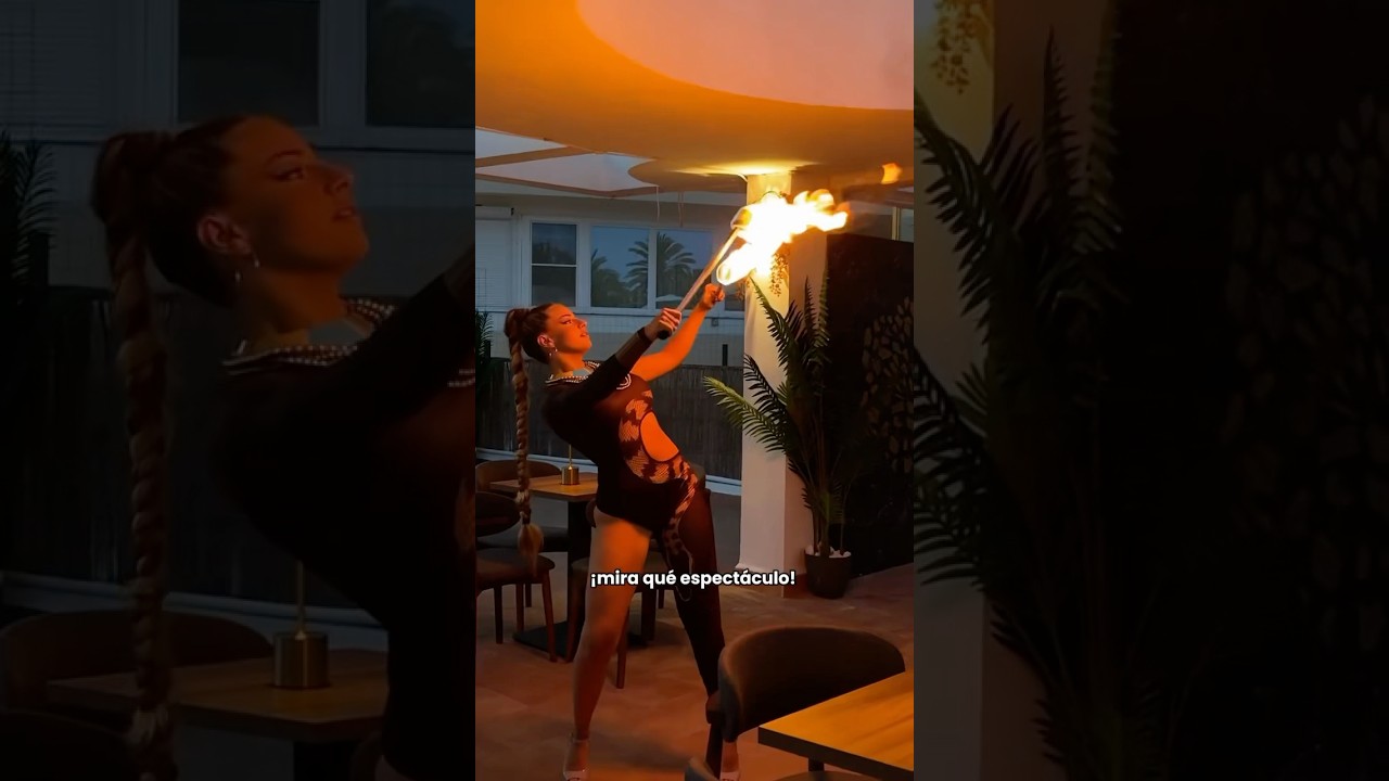 Terraza con vistas y show 🤭#show #cocteles #comida #restaurante #palmademallorca #pulpo #escalope