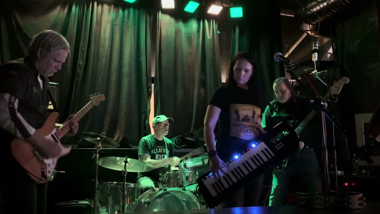 Sometimes I Feel Like Screaming - Jordansböle Station (Deep Purple cover)