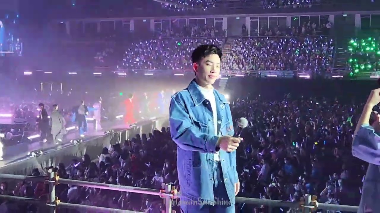 เดาไม่เก่ง • ไม่บอกเธอ • แสงสุดท้าย LOL Fanfest 2022