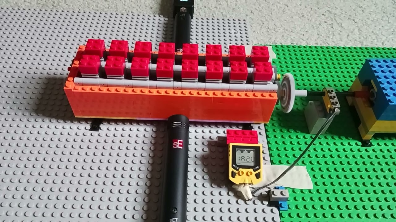 U-16 Cylinder Diesel Engine With Incredible Realistic Sound Built With Legos!