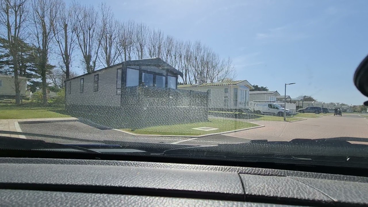 Bunn leisure white horse and green lawns
