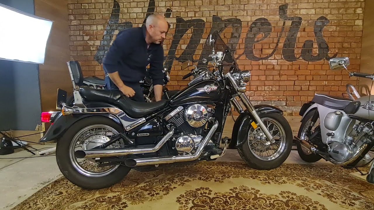 2008 Kawasaki VN800 Vulcan - Motorbike starting and walk around video