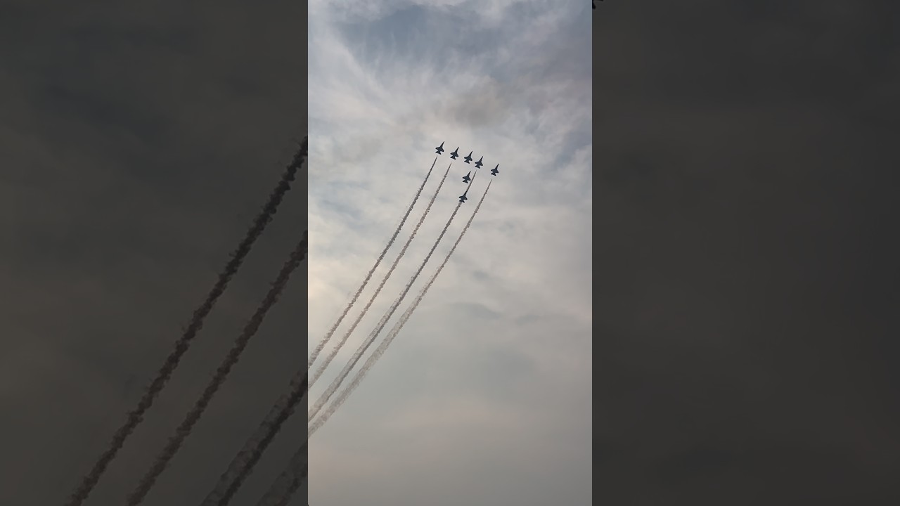 54th UAE National Day (Air show) Abu Dhabi - Corniche 🇦🇪 #shortvideo #uaenationalday #airshow