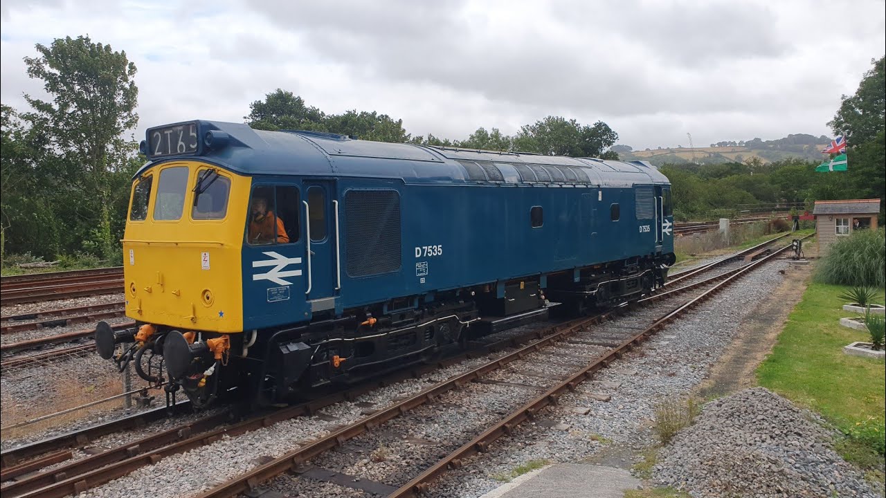 Class 25 D7535 on a test run 15 July 2023