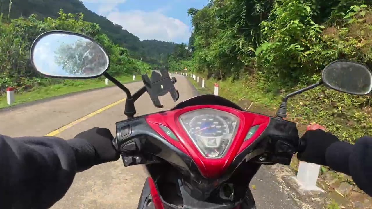 A Quiet Scooter Ride Through Vietnam’s Beautiful Landscape | No Commentary