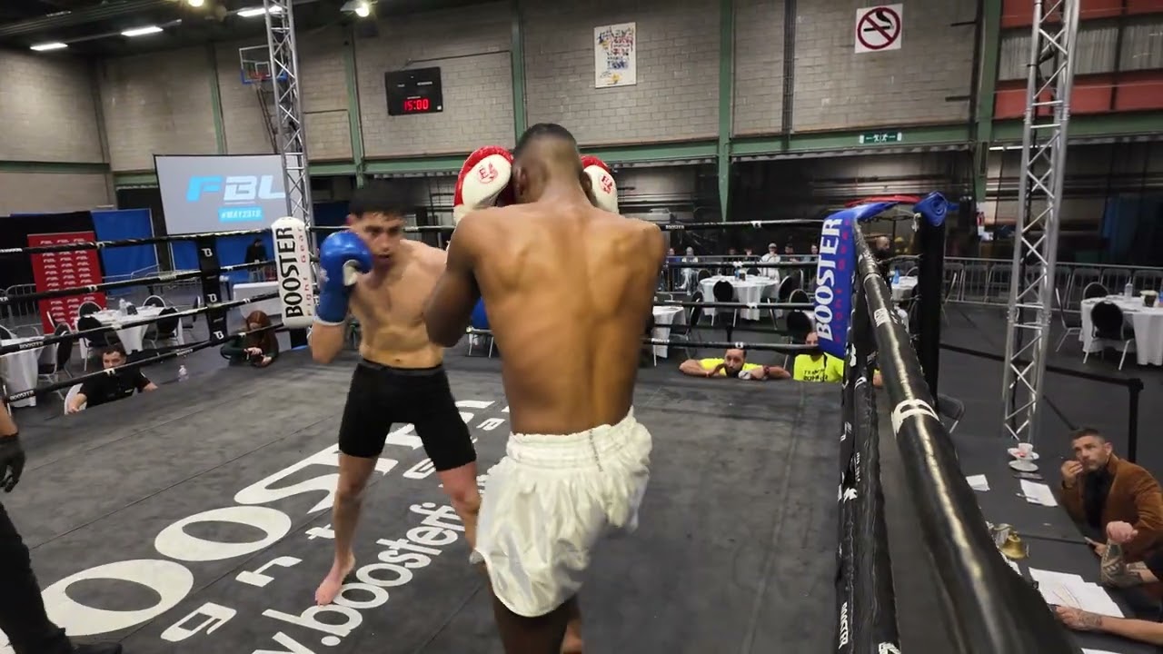 Albert Vembla Vs. Achraf El Oualkadi