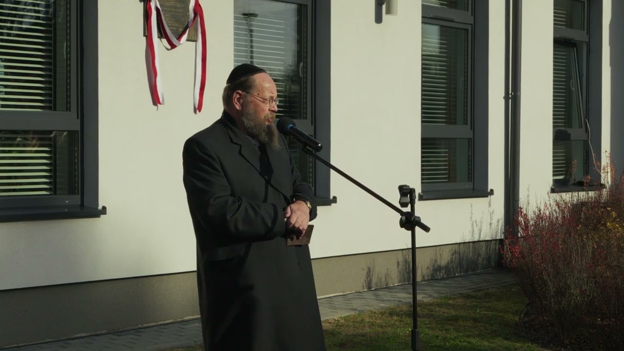 UPAMIĘTNIENIE ŻYD&Oacute;W Z SEROKOMLI