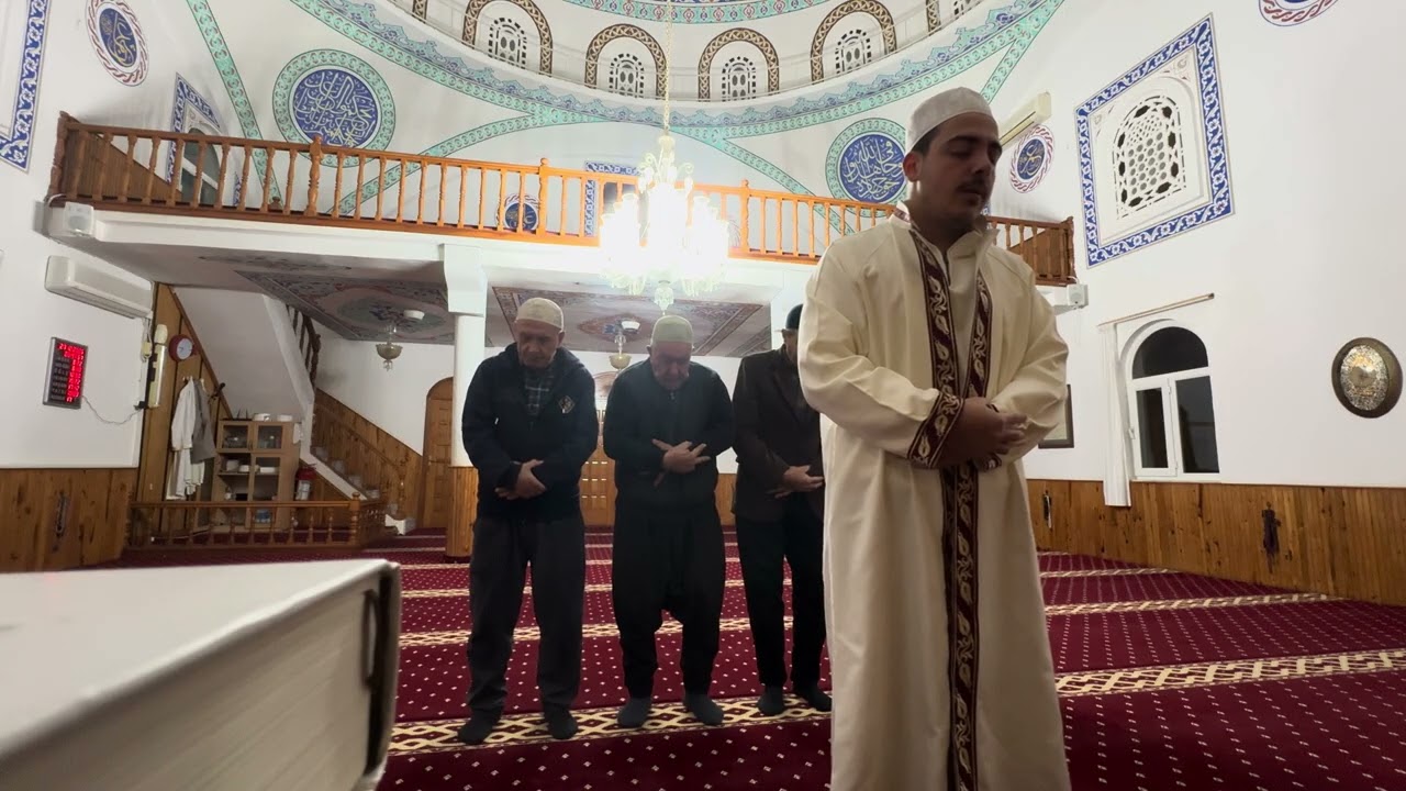 Emine Persentili Cami Sabah Namazı