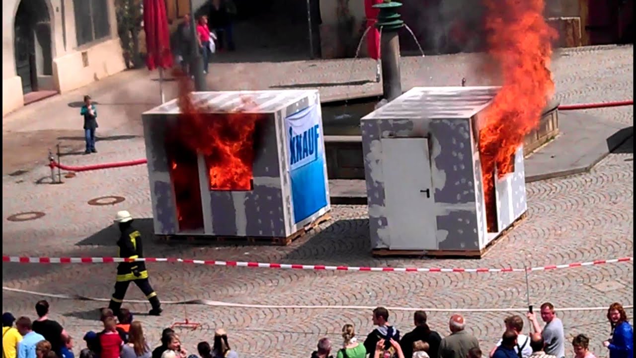 140 Jahre Feuerwehr Sangerhausen - Brandvorführung