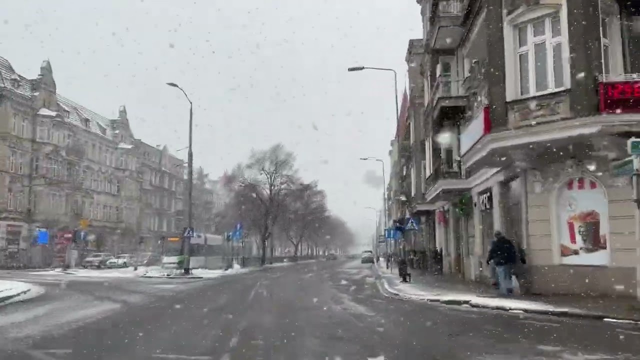 Przez zaśnieżony Szczecin