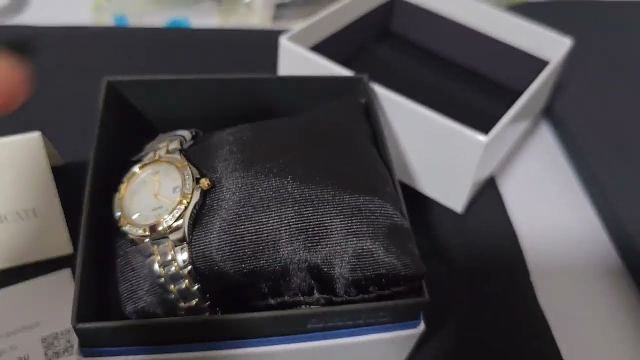 Seiko women's couture two tone watch - SUT426P unboxing and first impressions. #cvlogs #ctech
