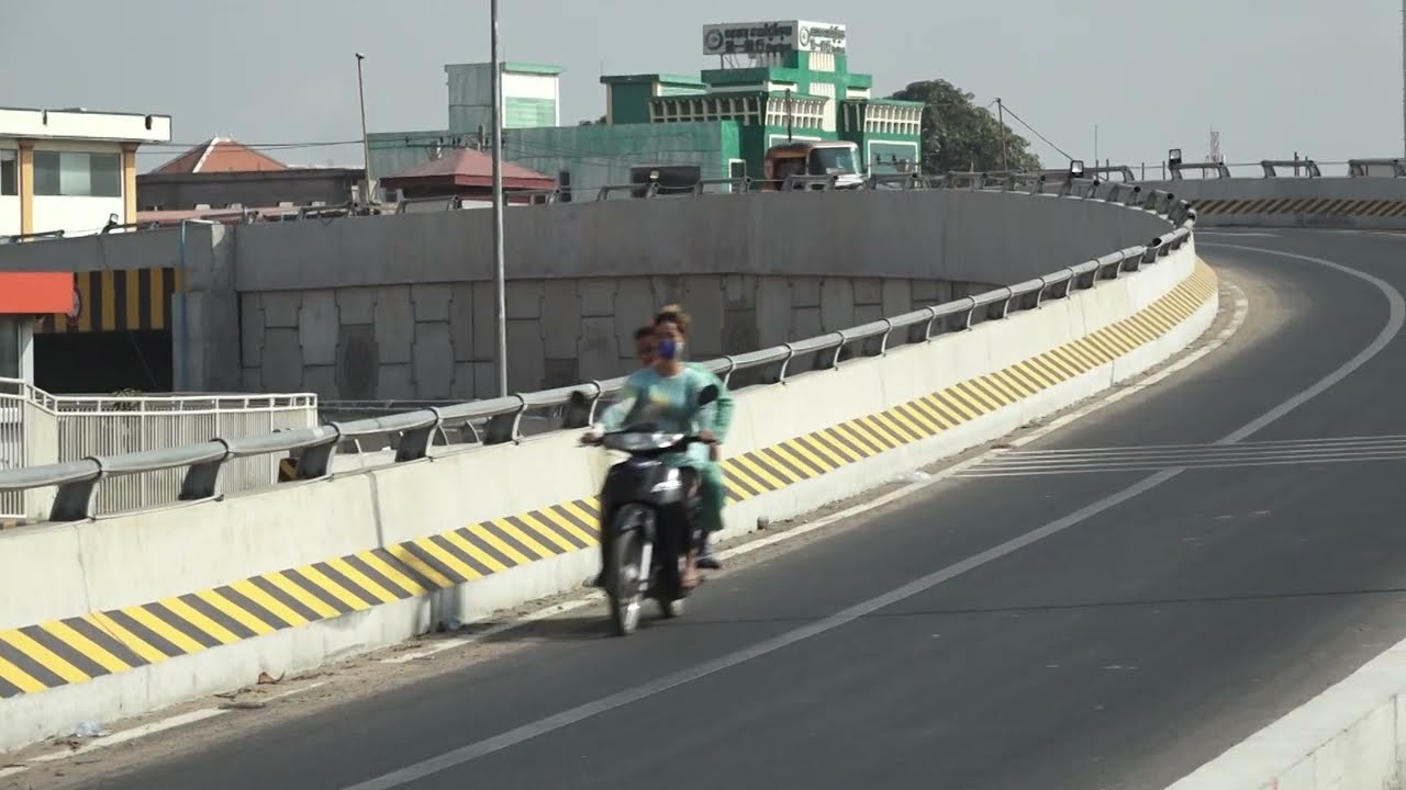 Chom Chao flyover and subway construction site