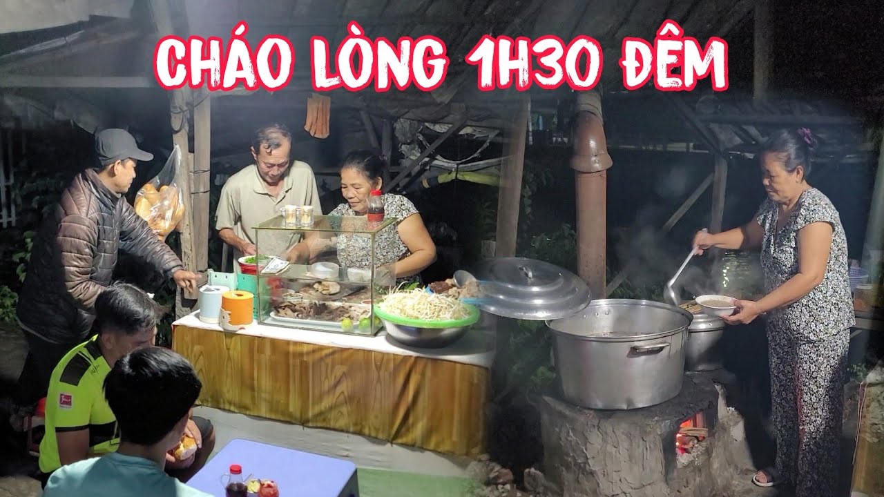 Không ngờ có quán cháo lòng 1h đêm siêu ngon khách đến ùn ùn bán đến tờ mờ sáng là hết