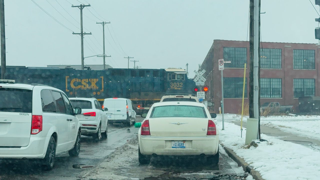 CSX 3032 Leads a 101 car L303-06 with FRESH Engine | 01/06/26