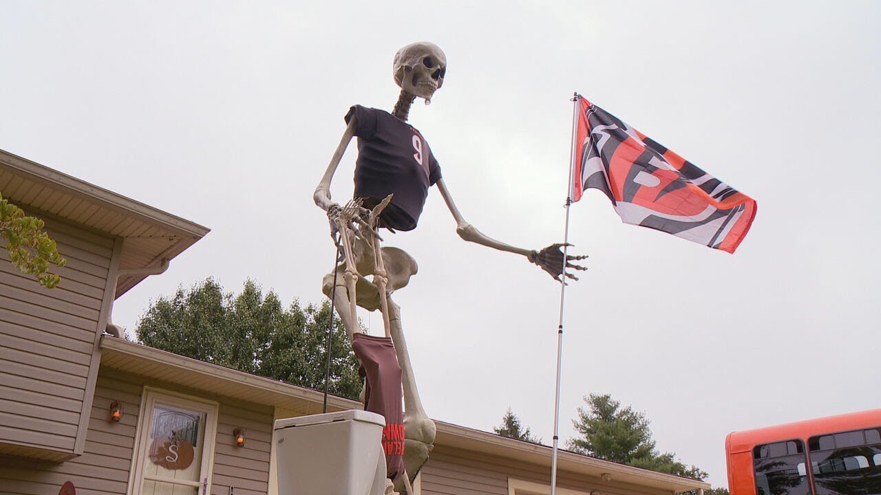 Bengals superfan marks 100th Battle for Ohio in 'humerus' way