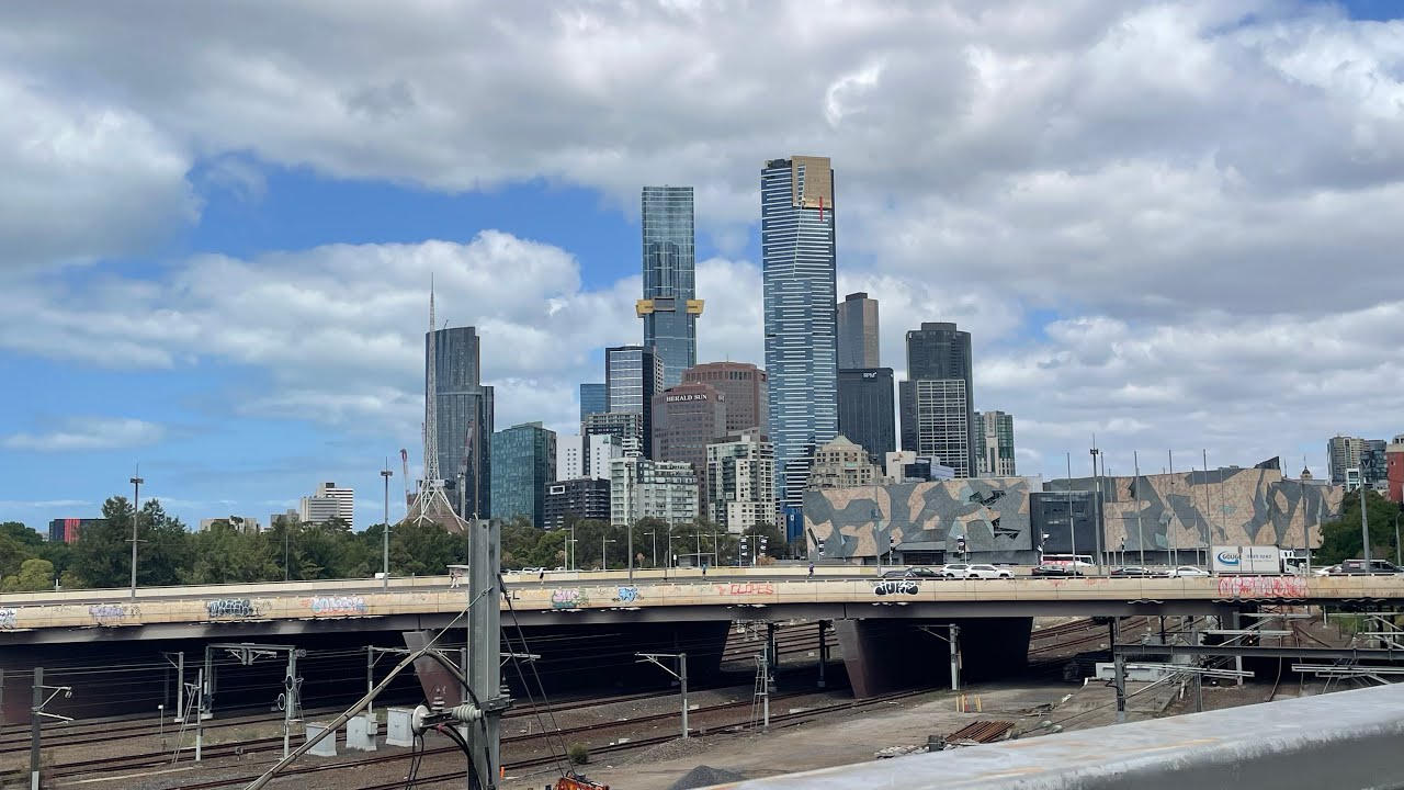 Walking in Melbourne 