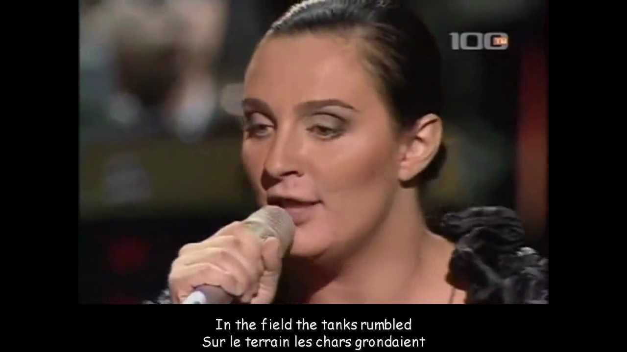2009 Elena Vaenga - Sur le terrain les chars grondaient - In the field the tanks rumbled (GB subt)