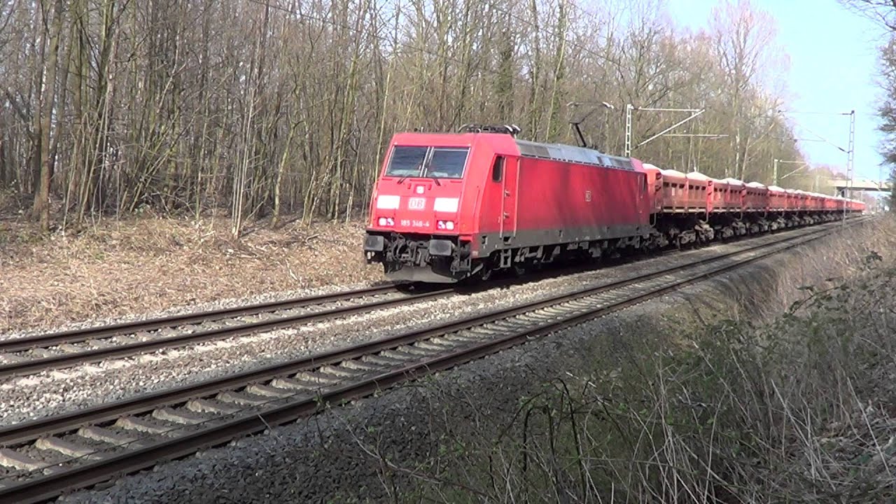 Br 185 346-4 und Zug mit Schotter