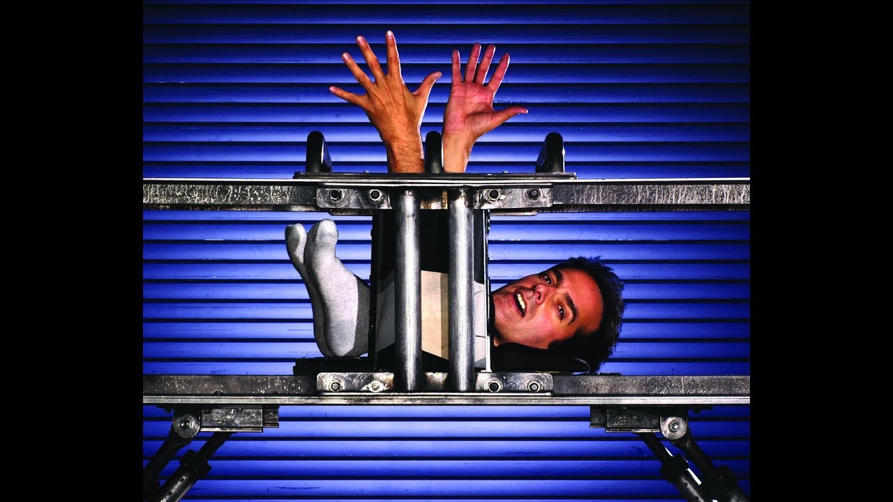 David Copperfield- Squeeze Box (Shrinking Illusion) 2017