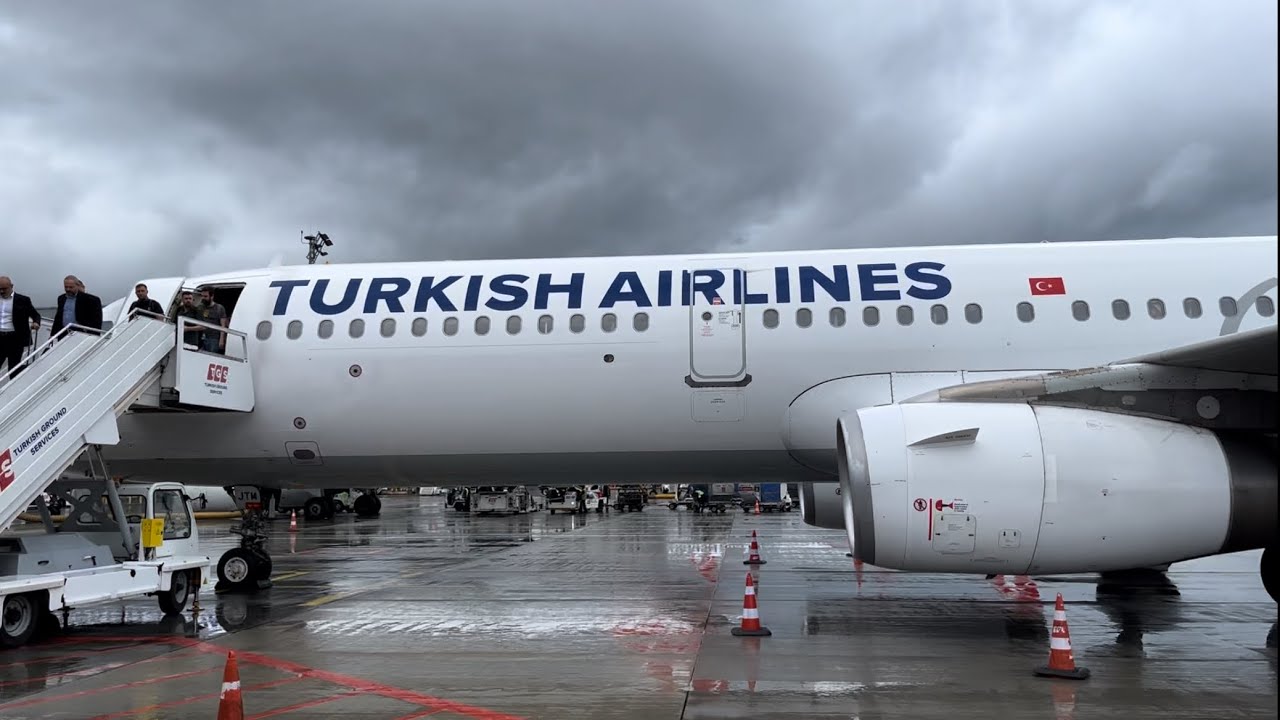 GREAT DOMESTIC BUSINESS CLASS! | TURKISH AIRLINES A321 TRIP REPORT: Antalya to Istanbul