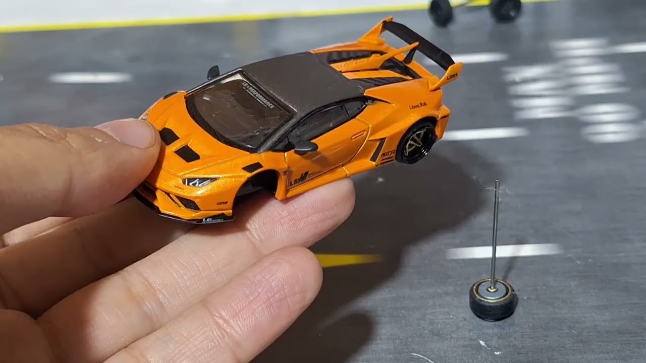 Cambio de Zapatitos a este Lambo Huracán de MiniGT