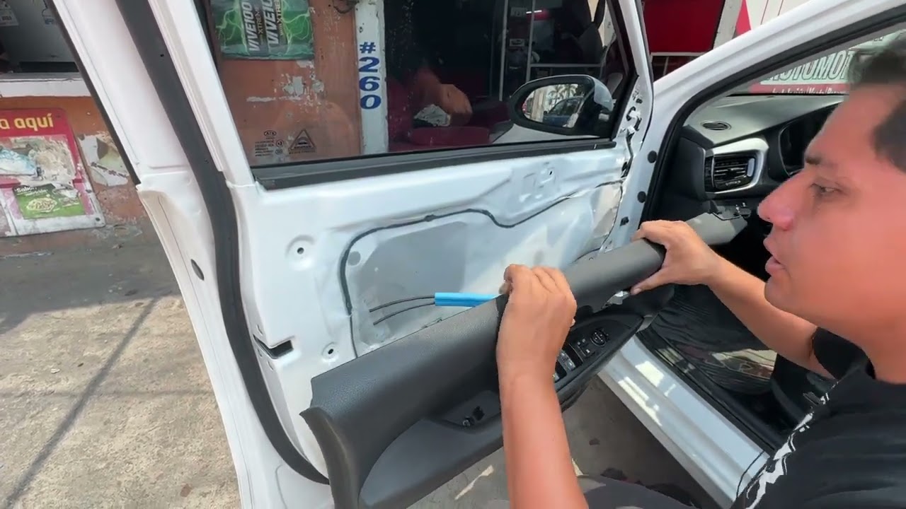 KIA RIO: Como Quitar Puerta / JMK