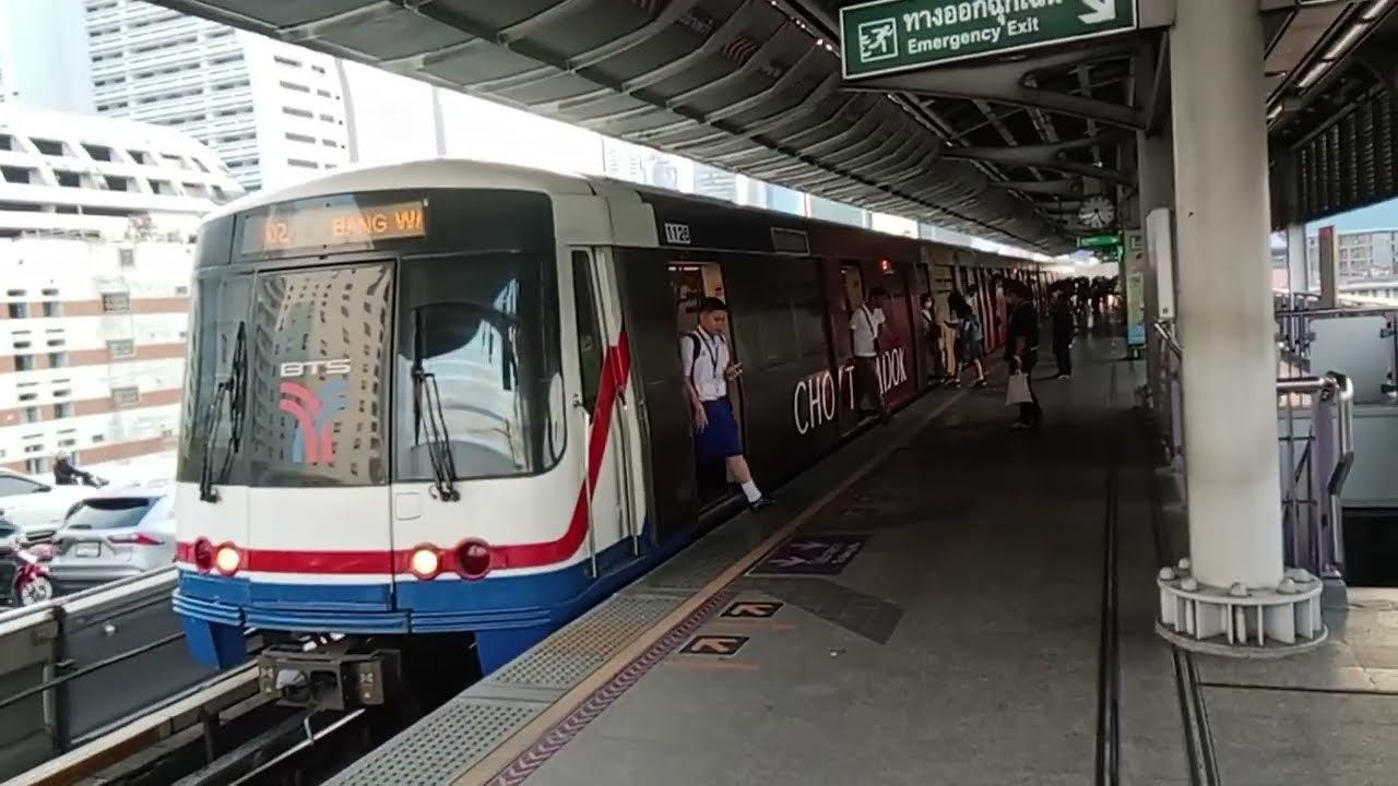 ขบวนรถไฟฟ้า BTS สายสีลม 12 ขบวน เข้าออกในชานชาลาที่ 3 สถานีสะพานตากสิน EP.200